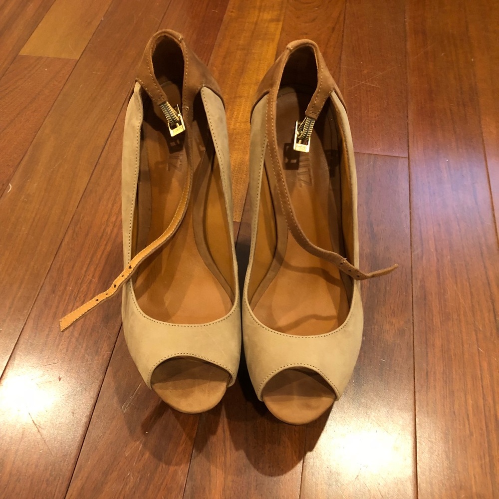 Super cute platform shoes
